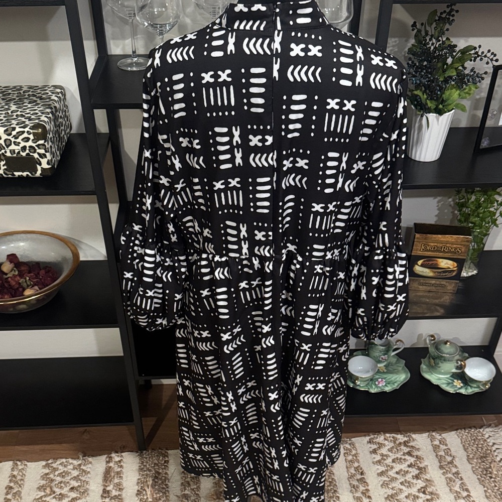 Black and White Patterned Women's Dress - Picture 5 of 6